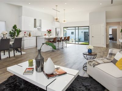 11952 Collins St, Valley Village, CA, 91607