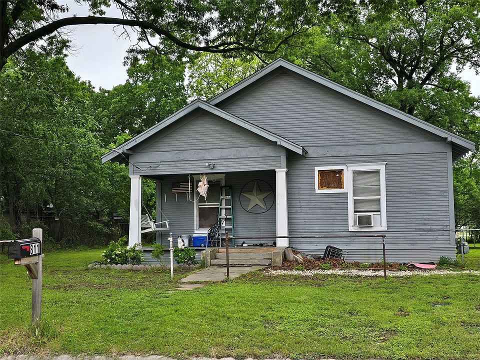 2nd image of 811 Mill St