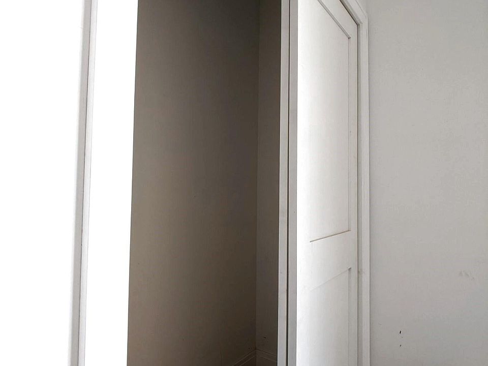 1st image of 1050 W Cornelia Ave #402MB