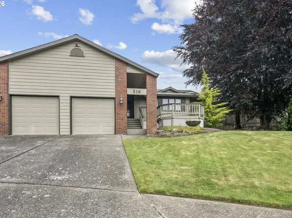 310 NE Greenway Dr, Gresham, OR 97030