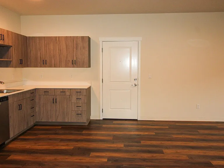 Creek's Edge Apartments — Photo 67