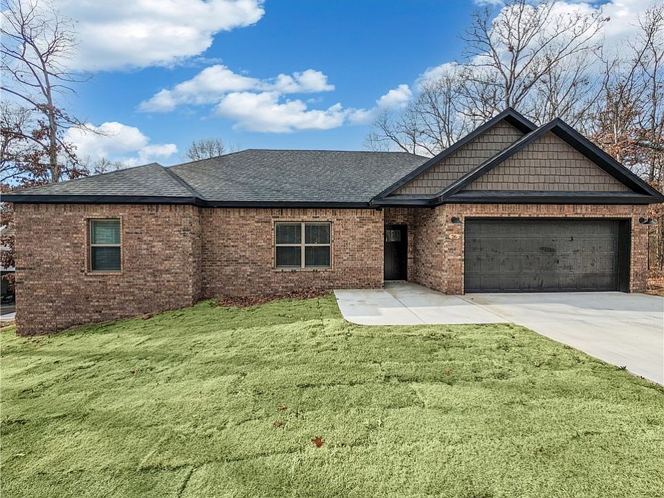 1st image of 27 Coldstream Ln