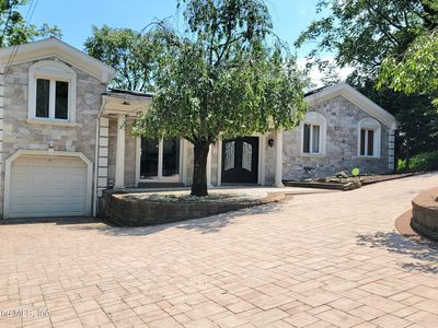 200 Coverly Ave, Staten Island, NY, 10301