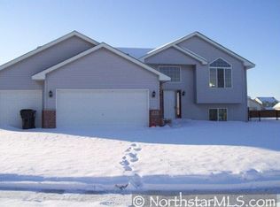 1113 Maplewood Ave, Isanti, MN 55040