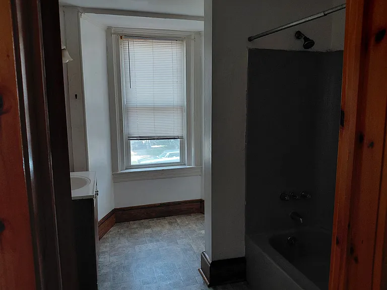 25 S William St #4 — Photo 2