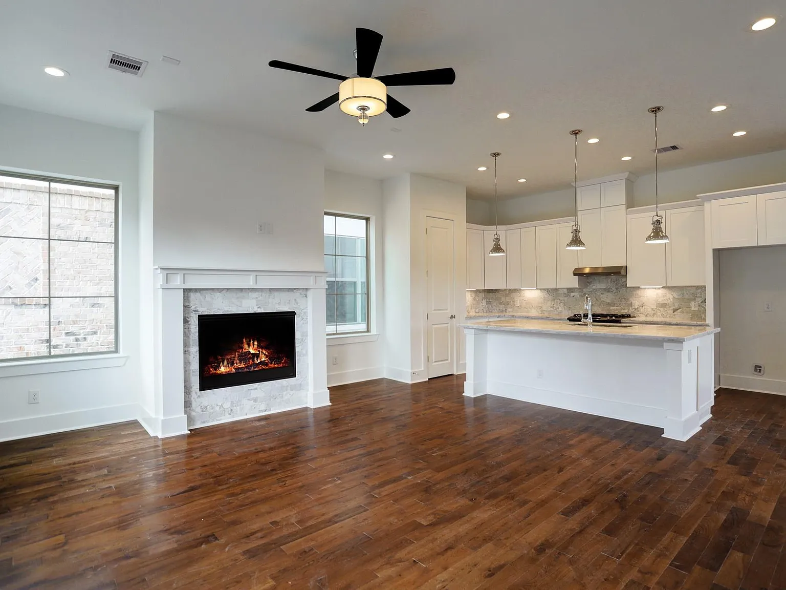 3 bed, 3.5 bath, 2249 sqft, $4,500 — Photo 3