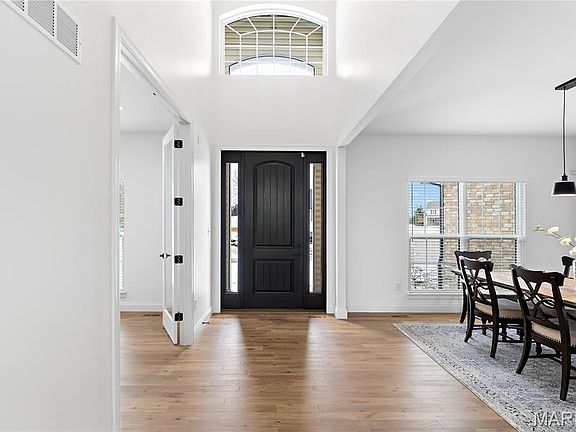 4th image of 102 Enclave Terrace Ct