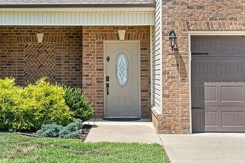 3rd image of 1012 Shirley Dr