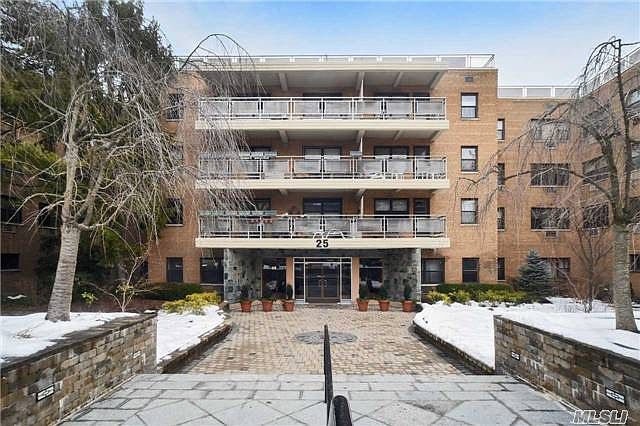 1st image of 25 Park Pl APT 3N