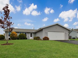 6768 Sawmill Dr, Roscoe, IL 61073