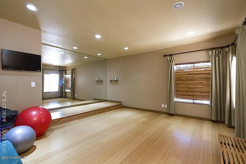 2 bed, 962 sqft, $1,750 — Photo 4