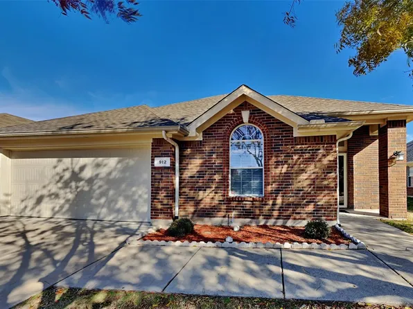 912 Seider Ln, Grand Prairie, TX 75052