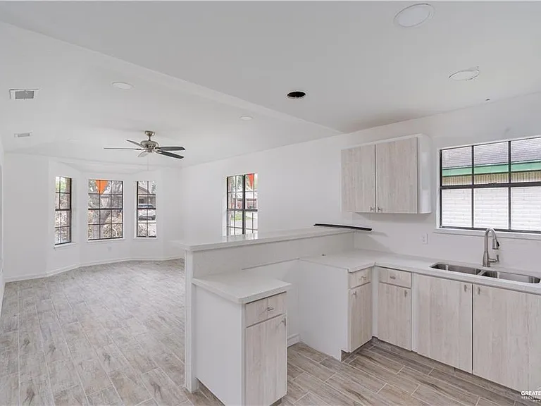 117 Keystone St — Photo 3