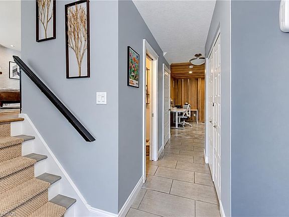 5th image of 299 Creighton Ct