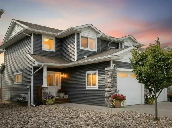 8 Sullivan Close, Red Deer, AB T4R 0P9