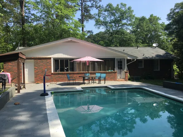 300 Kelley Dr, Fayetteville, GA 30214