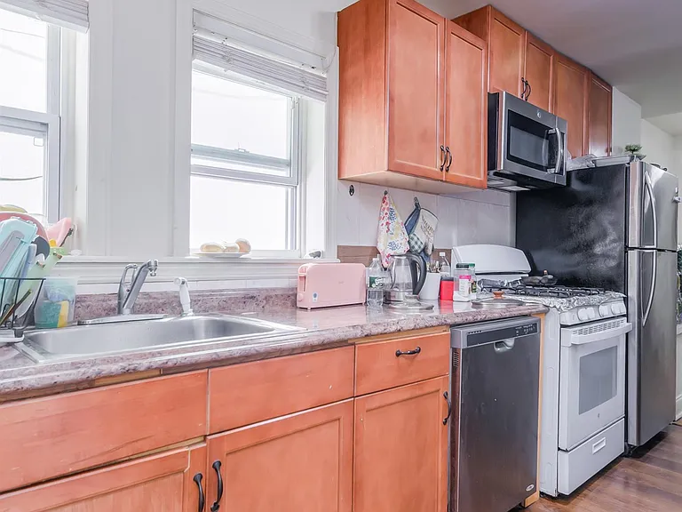 77 Wallis Ave #2 — Photo 8
