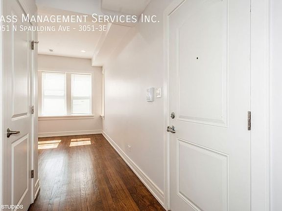 4th image of 3051 N Spaulding Ave #3E