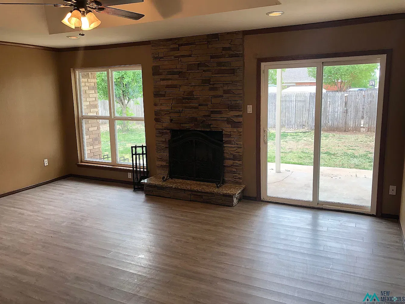 3 bed, 1300 sqft, $1,550 — Photo 3