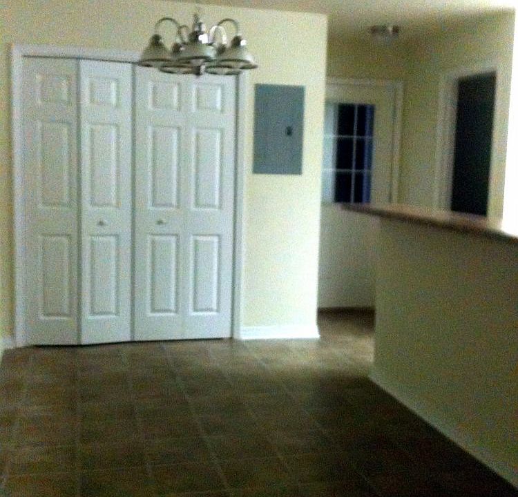 2nd image of 1012 Middle Ln