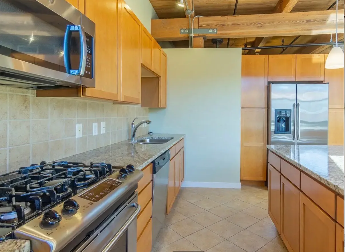 1 bed, 811 sqft, $1,800 — Photo 2
