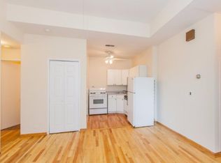 933 W Fletcher St APT 1, Chicago, IL 60657