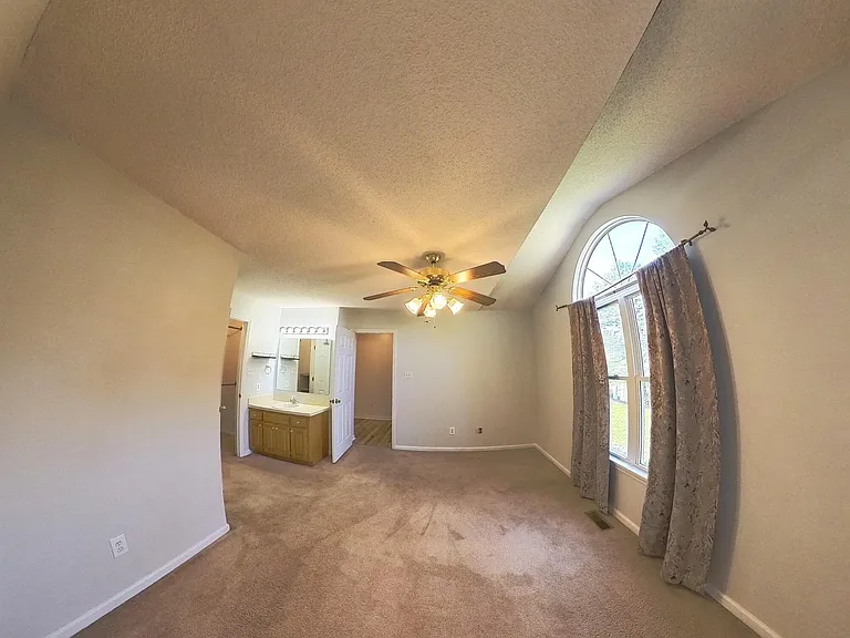 47 Forestdale Dr — Photo 3
