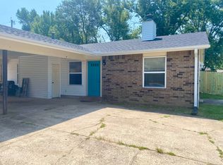 1914 W Harvard St #B, Siloam Springs, AR 72761