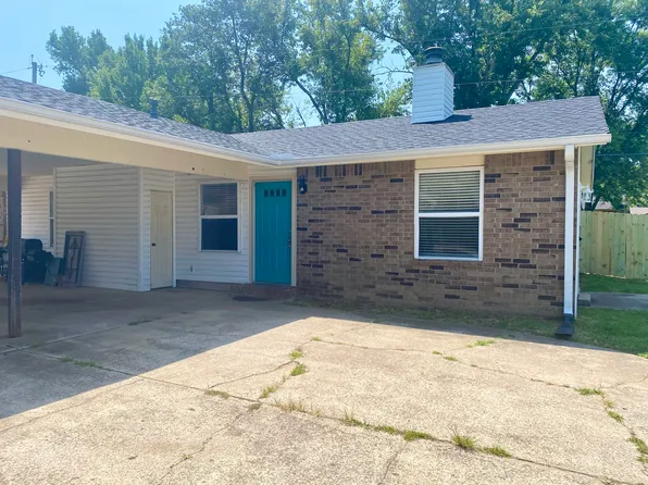 1914 W Harvard St #B, Siloam Springs, AR 72761