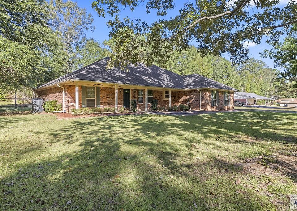 1st image of 7 Oak Forest Ln