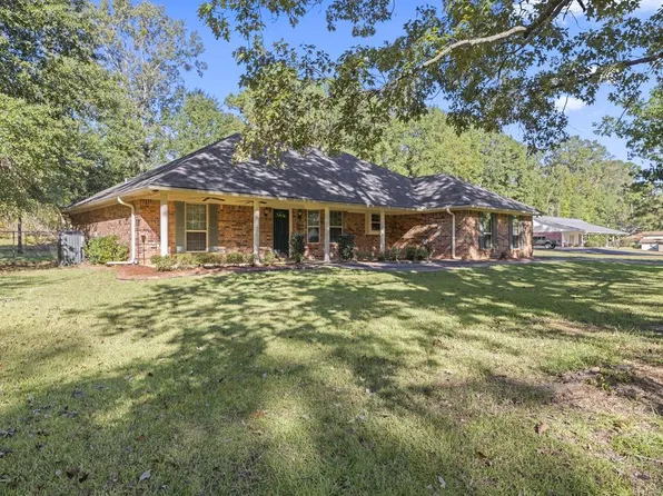 7 Oak Forest Ln, Texarkana, TX 75501