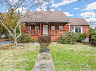 344 Duck Farm Rd, Fairfield, CT 06824