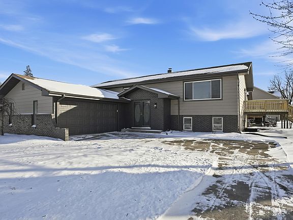 2nd image of 2008 Sir Richard Rd