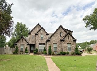 686 Autumn Winds Dr, Collierville, TN 38017