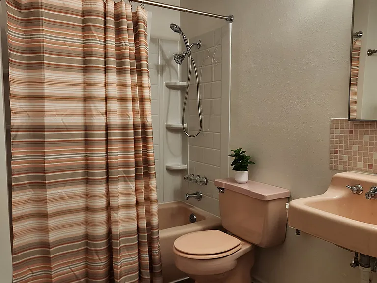 1730 W Pacific Ave #5-B — Photo 7