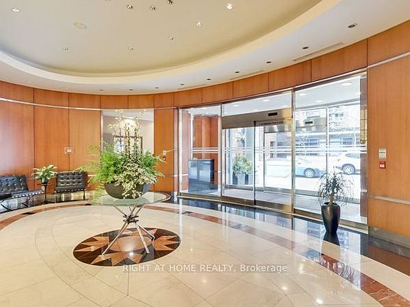 4th image of 1121 Bay St #1907