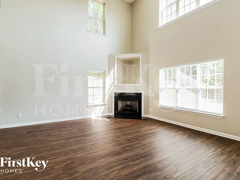 1003 Ronald Rd — Photo 2