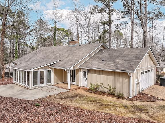 3rd image of 3704 Flintwood Ln