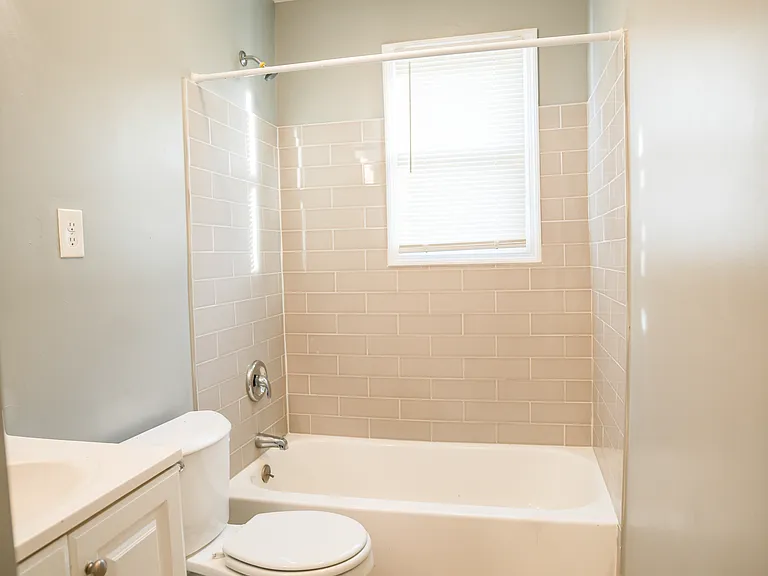 Monroe Cir — Photo 22