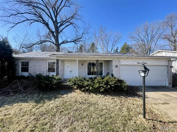 1208 Bellabrook Dr, Saint Louis, MO 63137