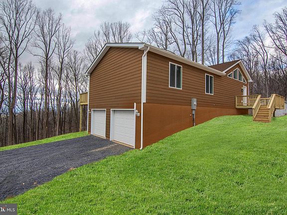 3rd image of 18 Mount Oriole Ln