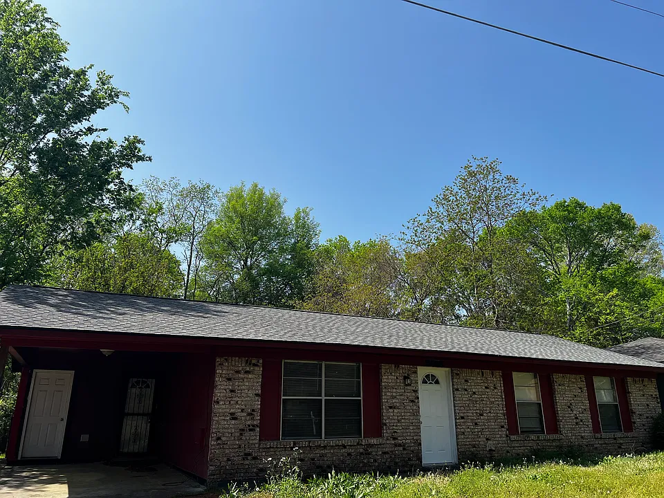 5665 Queen Mary Ln