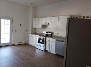 17 Hillington Rd, New Windsor, NY 12553