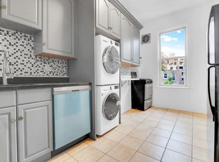 27-27 Crescent St #2, Astoria, NY 11102