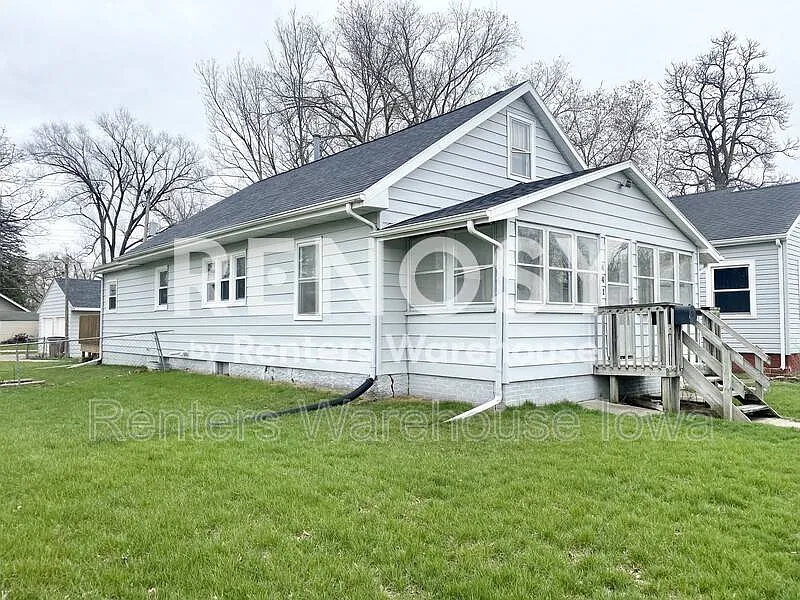 Nice 3 bedroom/1 bath in Historic Valley Junction — Photo 4
