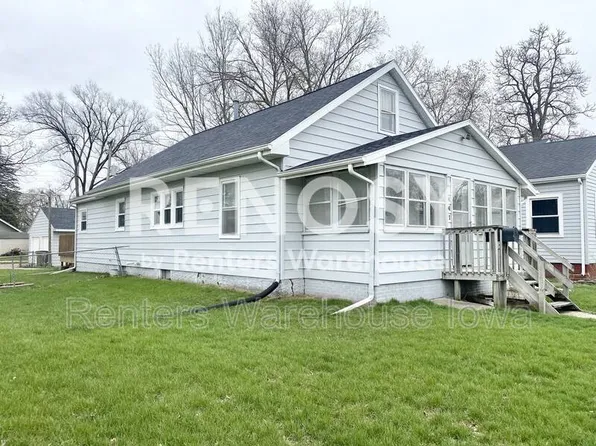 441 2nd St, West Des Moines, IA 50265