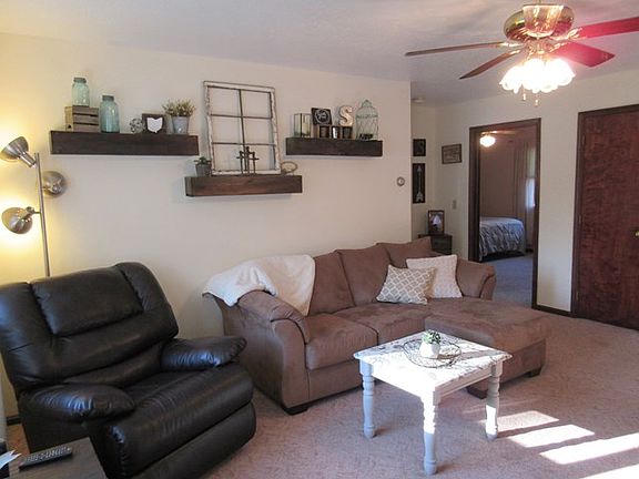 5th image of 1104 Challot Dr