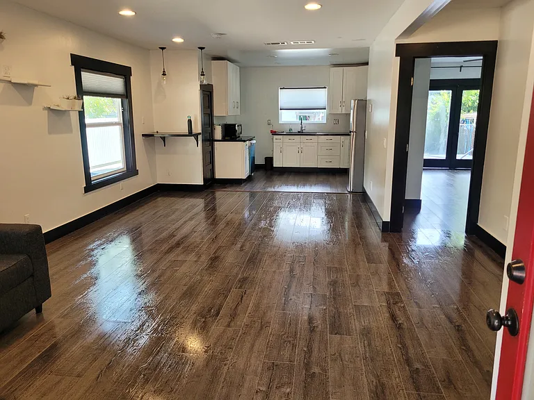 1780 N Summit Ave #1780 — Photo 1