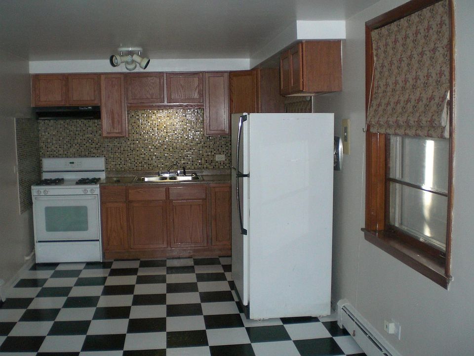 1st image of 10901 S King Dr #1