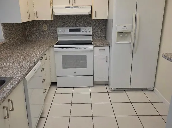1121 SW 105th Ave APT 322, Miami, FL 33174